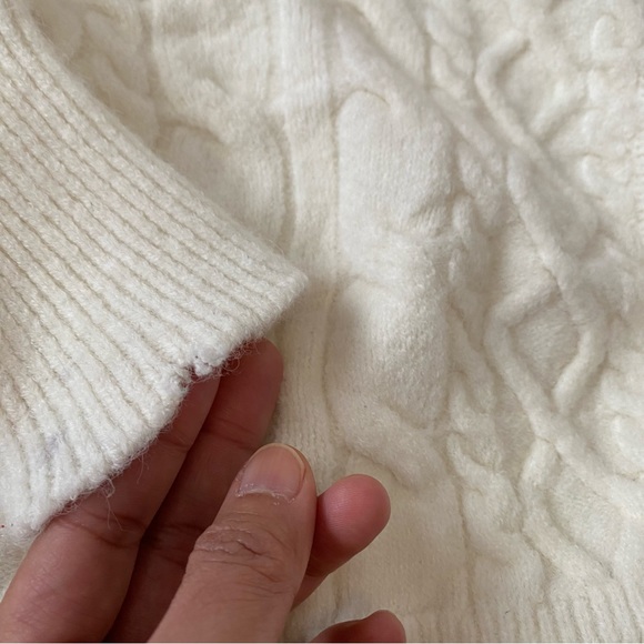 Cropped Top Sweater - Picture 12 of 12